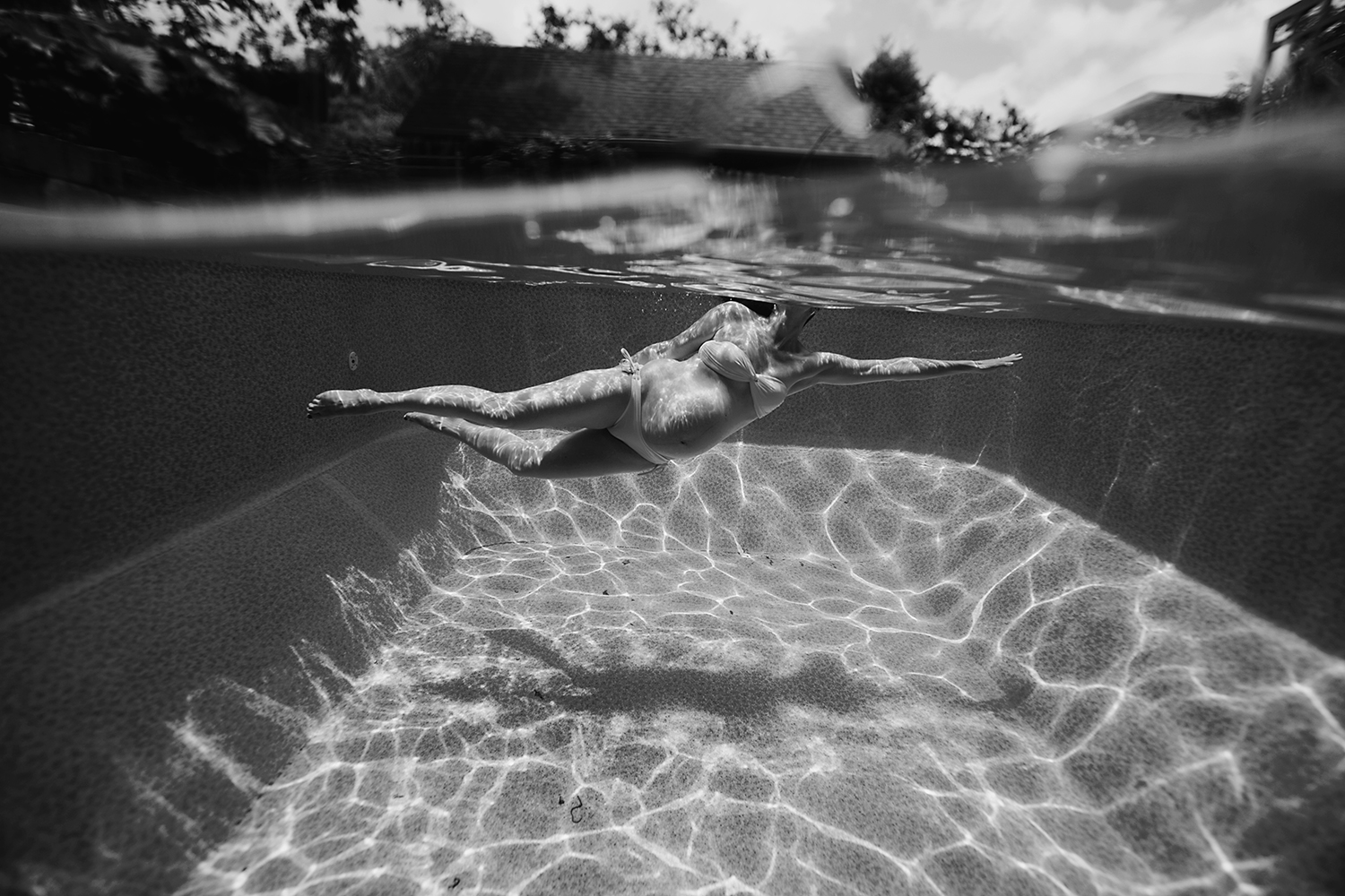 Underwater Maternity portrait